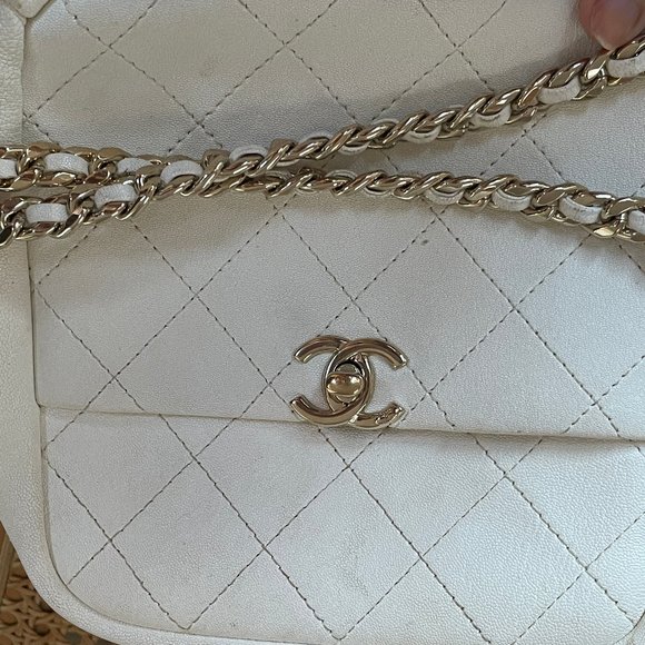 2018 White quilted calfskin leather Chanel messeng - Picture 4 of 5